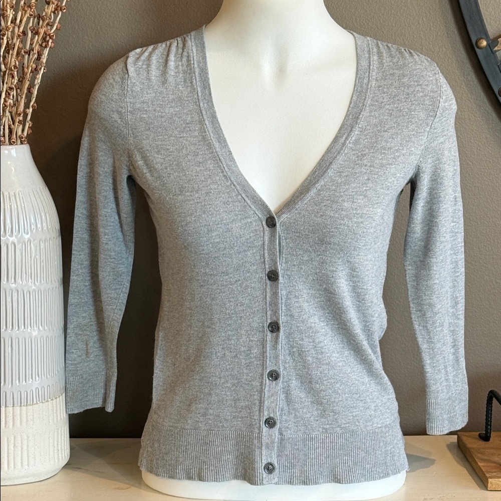THE LIMITED Gray Button-Up Lightweight Cardigan Sweater XS Minimalist Classic